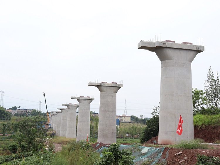 隆黄铁路项目一分部全线主线桥梁主体工程全部完成